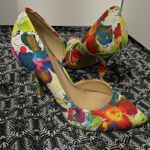 Jessica Simpson Floral pumps / heels- size 6, hardly worn!!